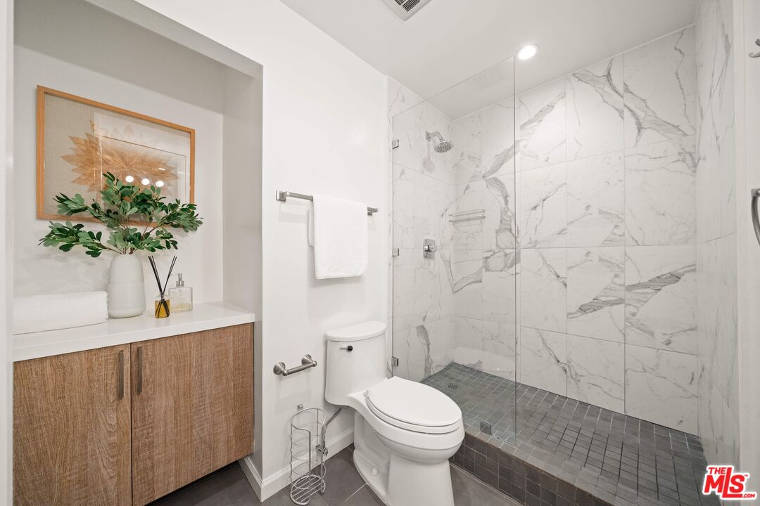 100 S Doheny Dr Unit: 514