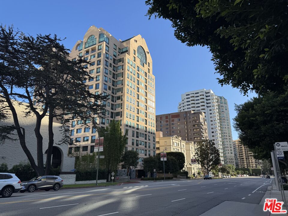 10520 Wilshire Blvd Unit: 701