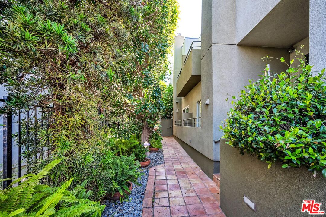 1735 Malcolm Ave Unit: H