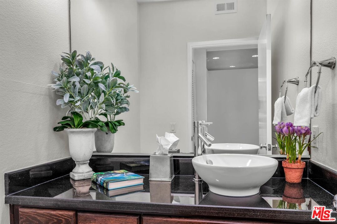 1735 Malcolm Ave Unit: H
