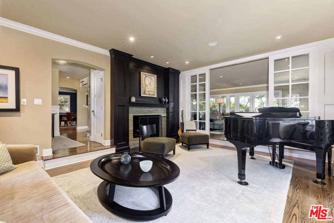 2855 Club Dr