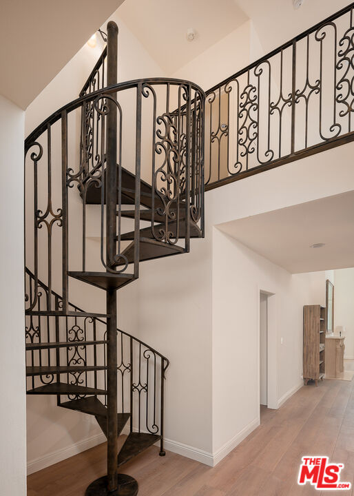 2337 Fox Hills Dr Unit: 102