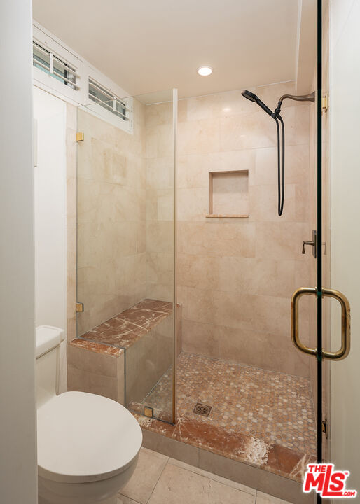 2337 Fox Hills Dr Unit: 102