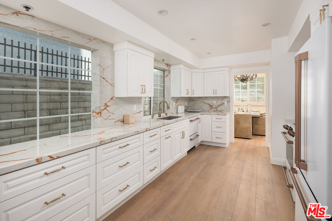 2337 Fox Hills Dr Unit: 102