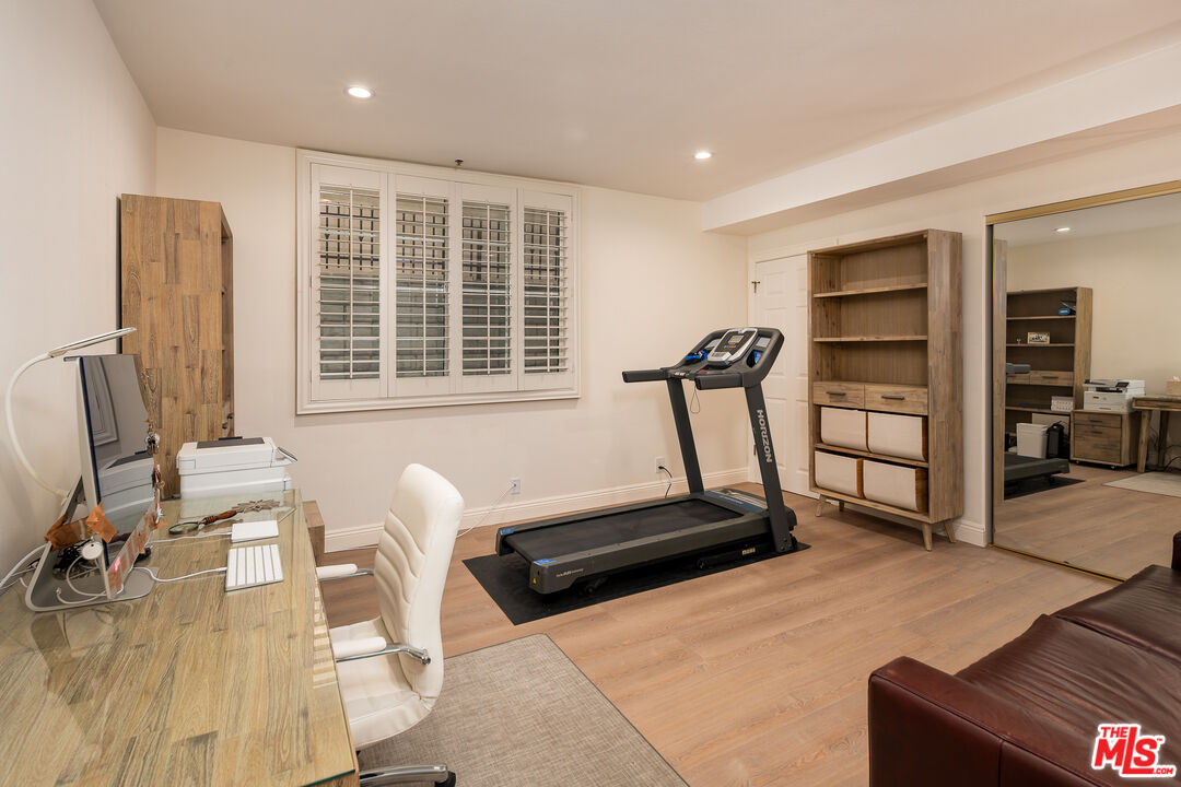 2337 Fox Hills Dr Unit: 102
