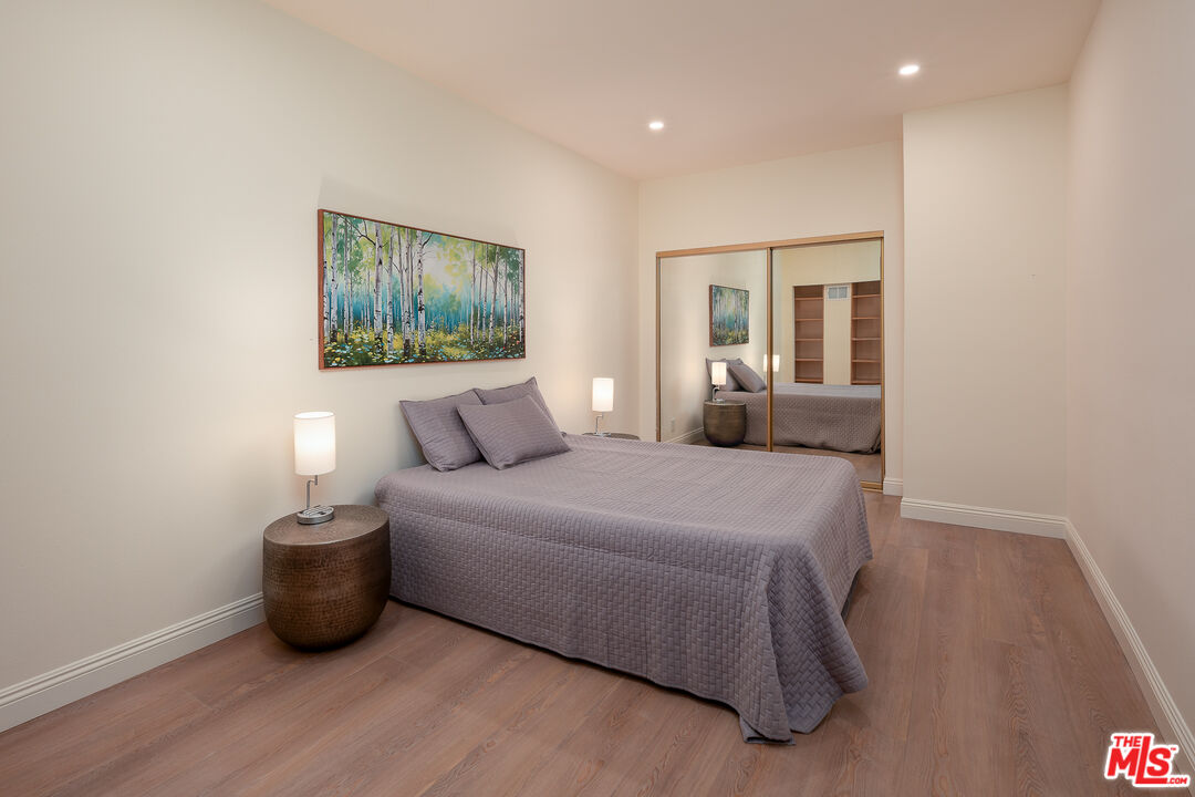 2337 Fox Hills Dr Unit: 102