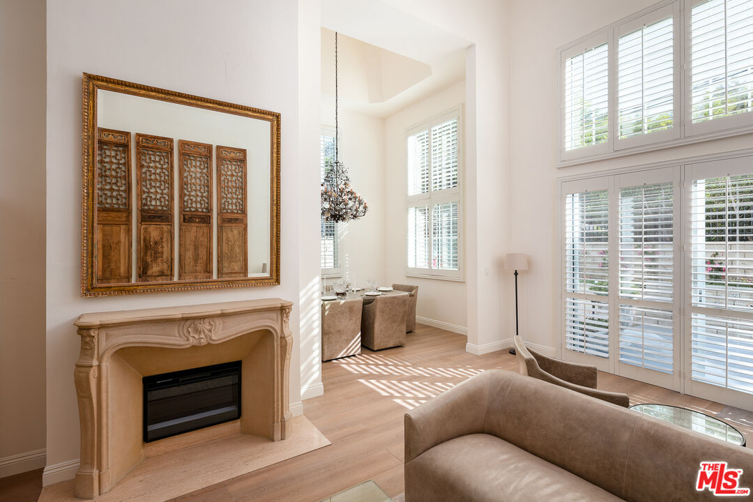 2337 Fox Hills Dr Unit: 102