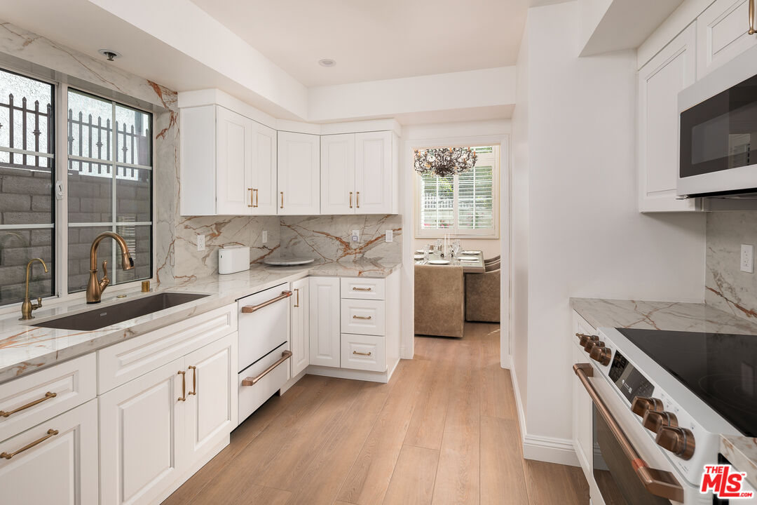 2337 Fox Hills Dr Unit: 102