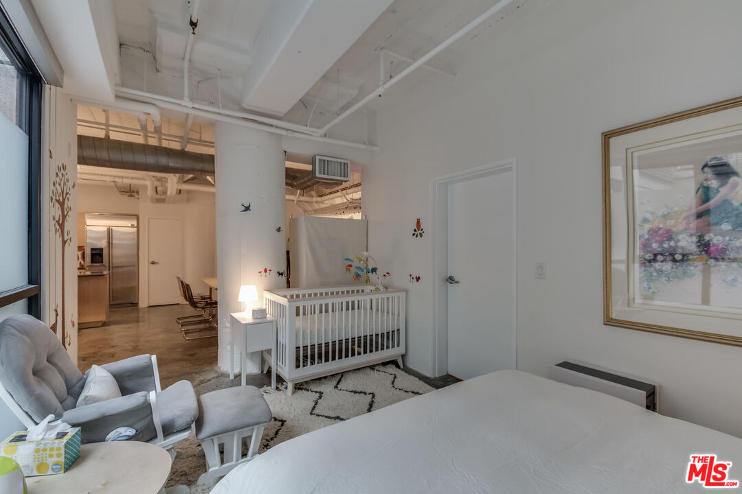 330 W 11th St Unit: C03