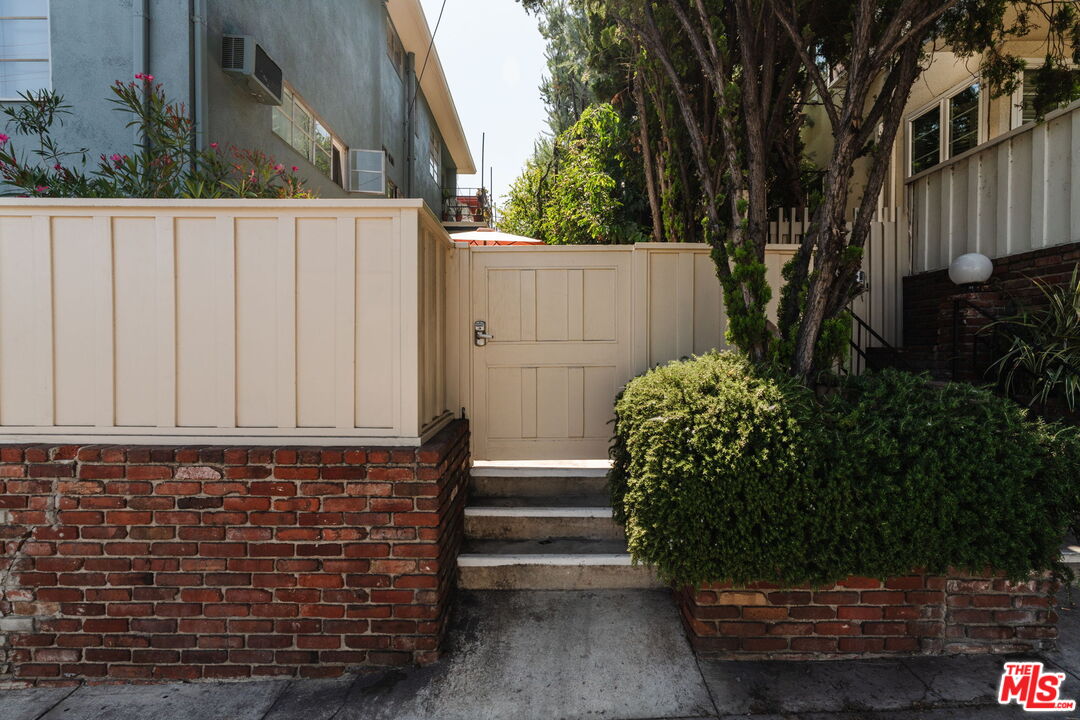 4501 Finley Ave Unit: 10