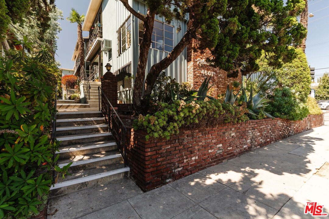 4501 Finley Ave Unit: 10