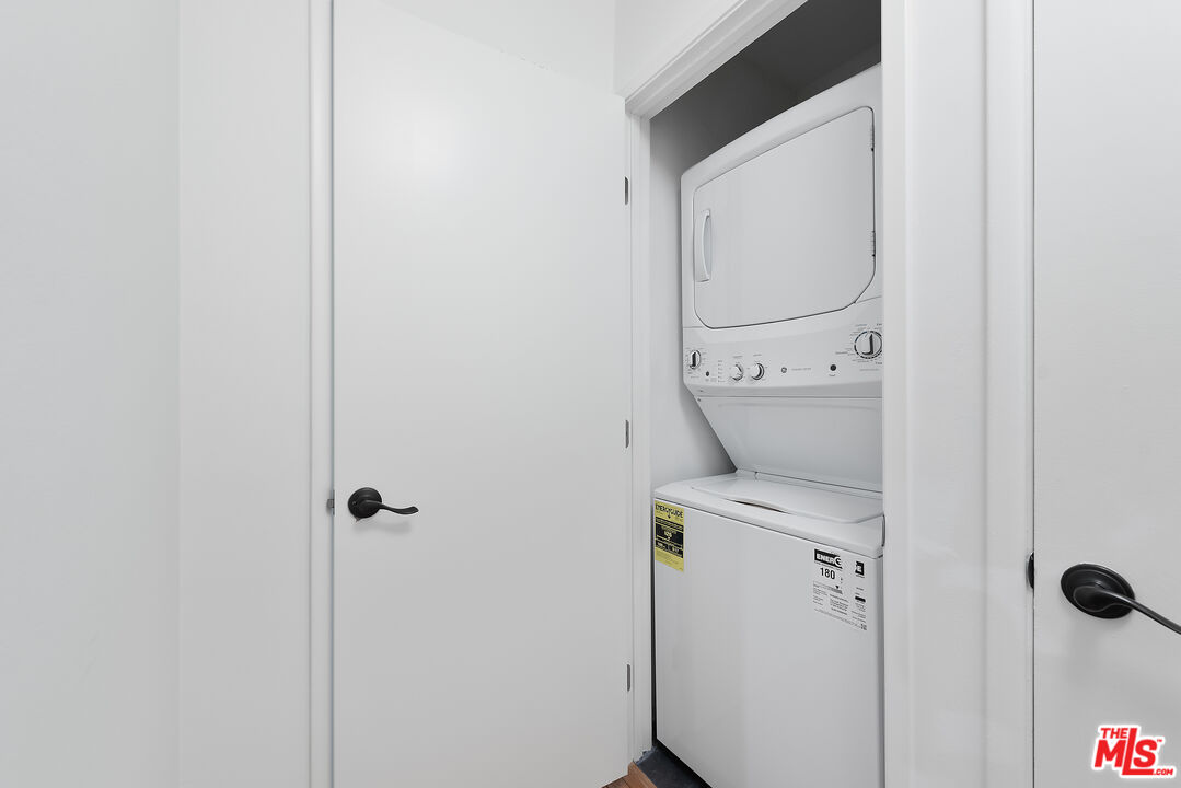 1208 N Crescent Heights Blvd Unit: 4
