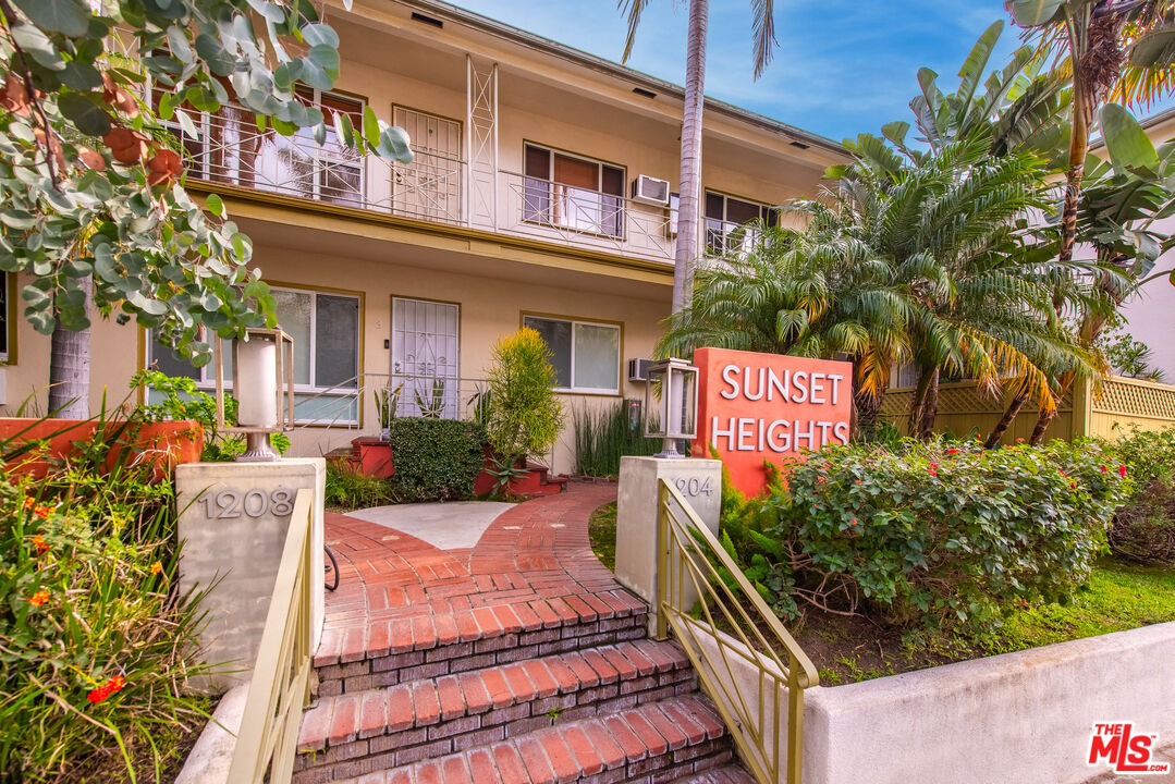 1208 N Crescent Heights Blvd Unit: 4