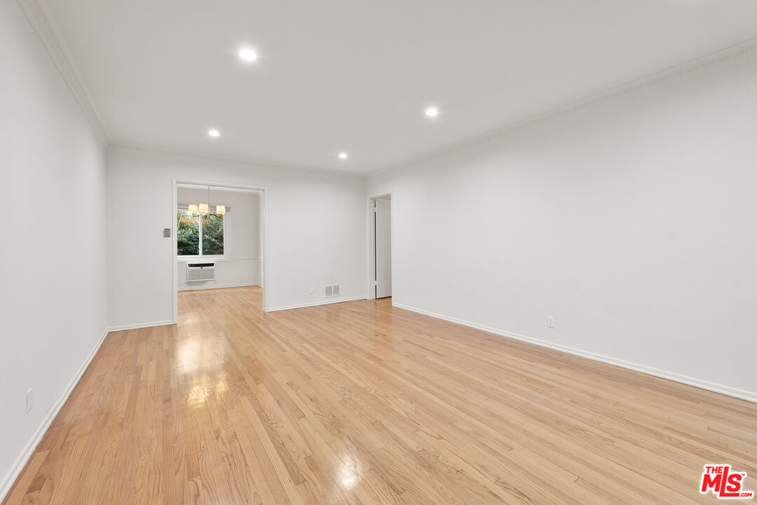 1208 N Crescent Heights Blvd Unit: 4