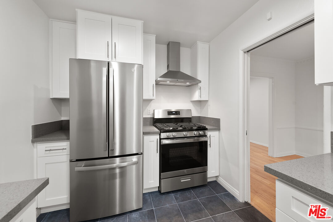 1208 N Crescent Heights Blvd Unit: 4