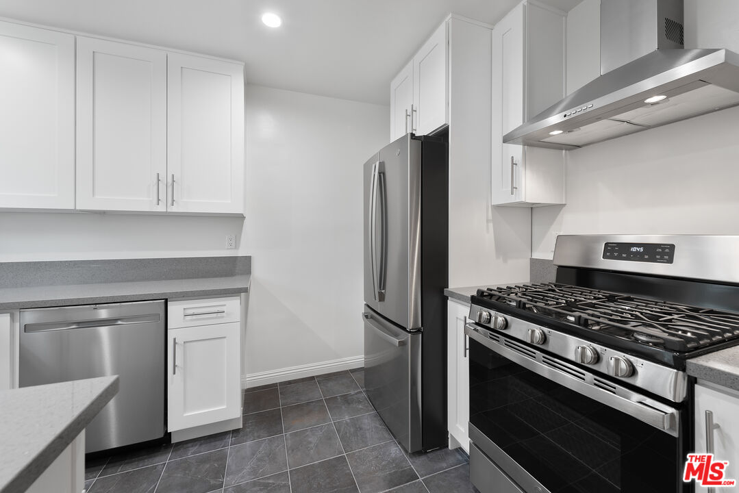 1208 N Crescent Heights Blvd Unit: 4