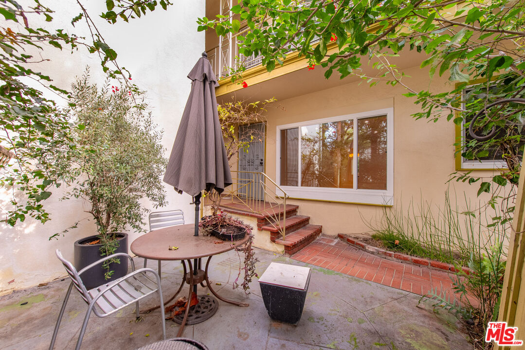1208 N Crescent Heights Blvd Unit: 4