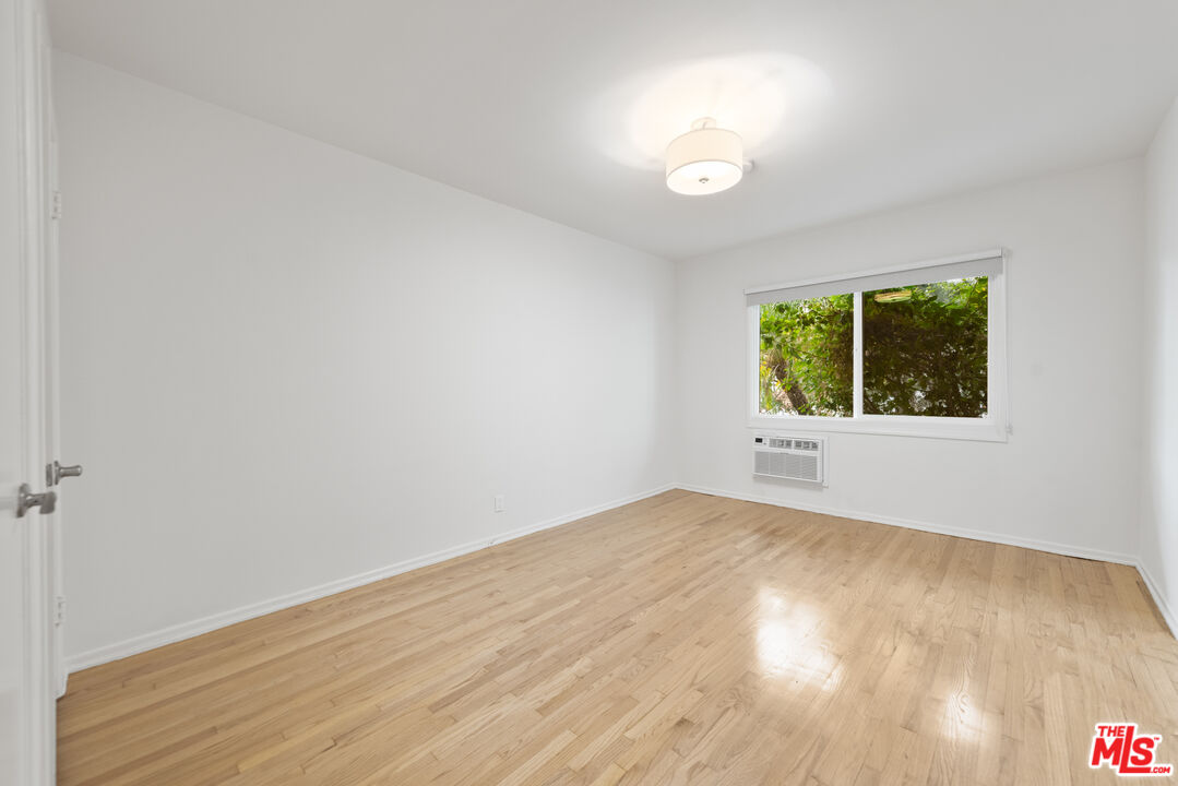 1208 N Crescent Heights Blvd Unit: 4