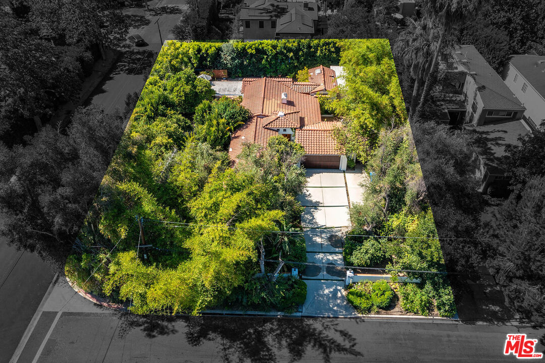 12304 Addison St