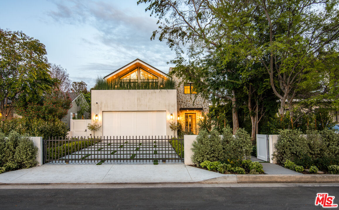 4210 Bellaire Ave