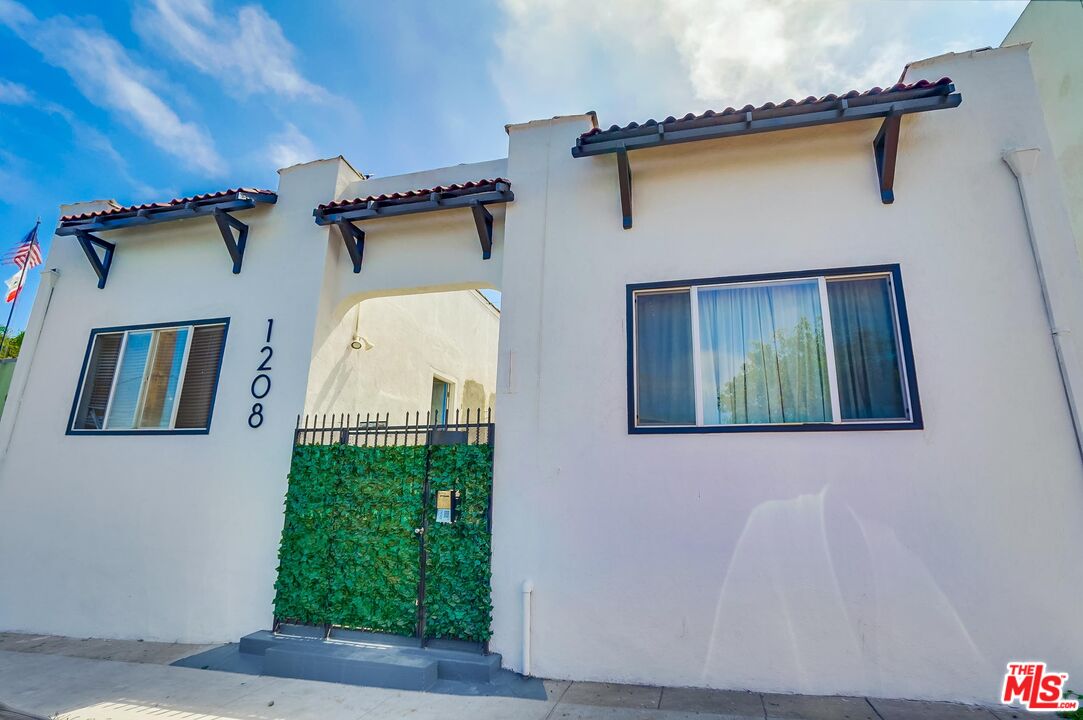 1208 Daisy Ave