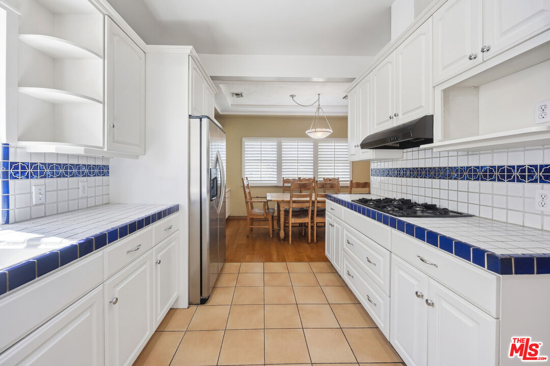 166 N Arnaz Dr