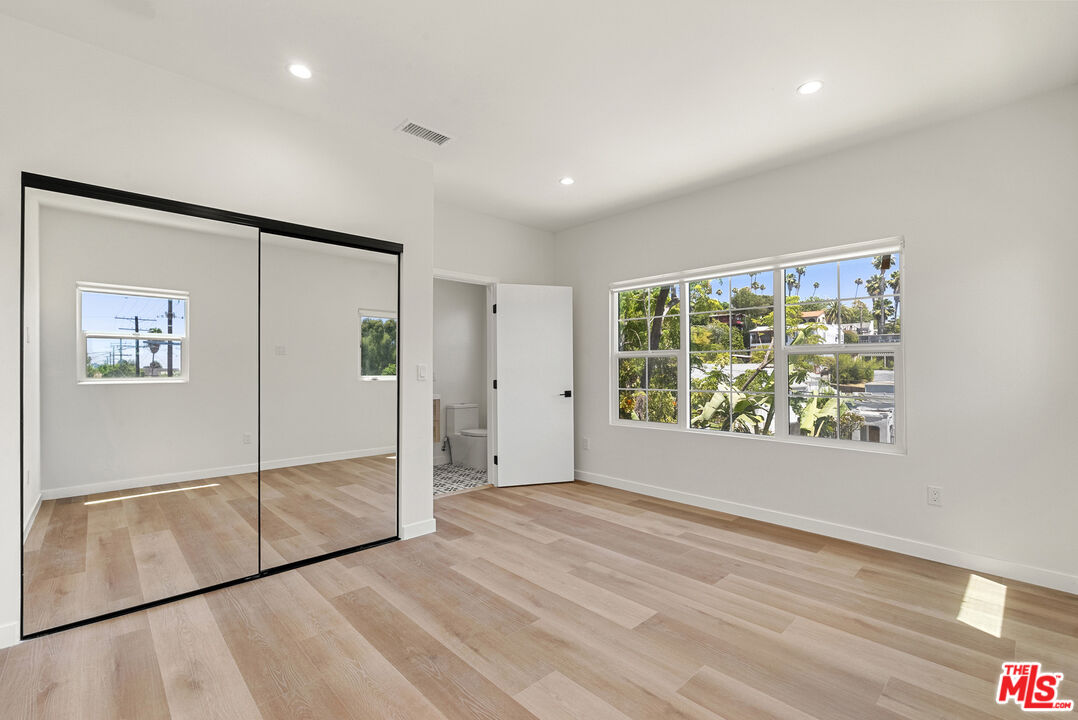 1305 Lucile Ave Unit: 2