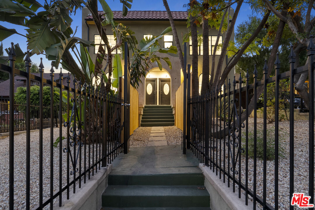 1305 Lucile Ave Unit: 2
