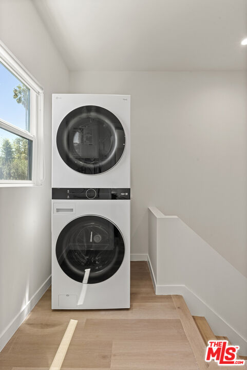 1305 Lucile Ave Unit: 2