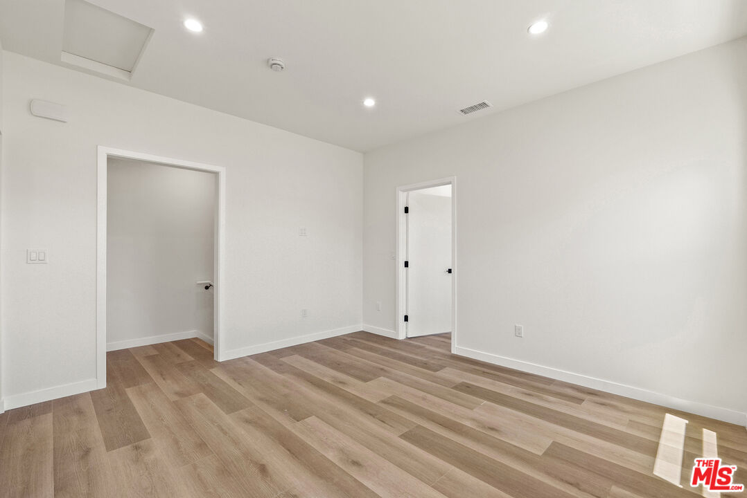 1305 Lucile Ave Unit: 2