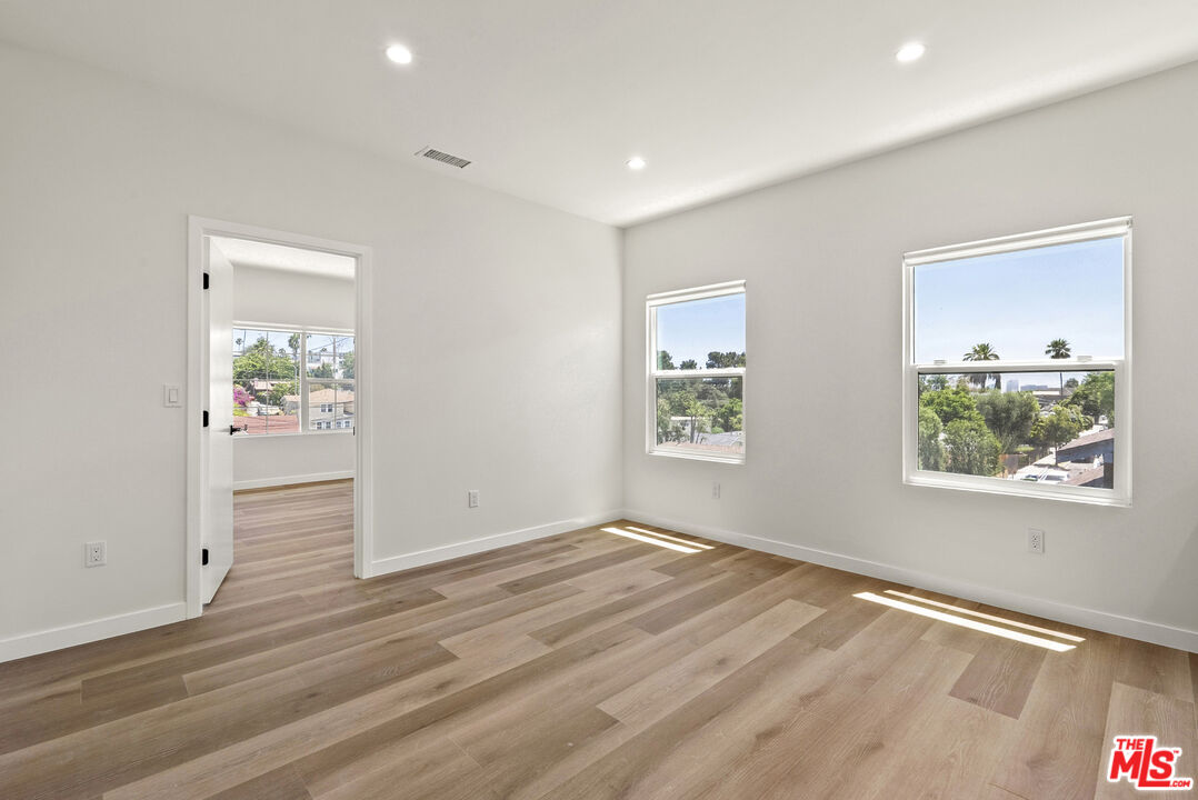 1305 Lucile Ave Unit: 2