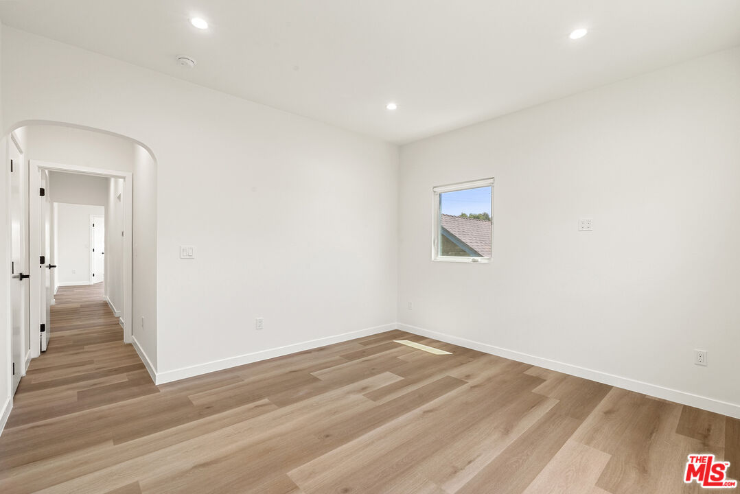 1305 Lucile Ave Unit: 2