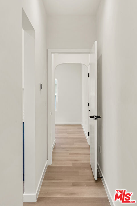 1305 Lucile Ave Unit: 2