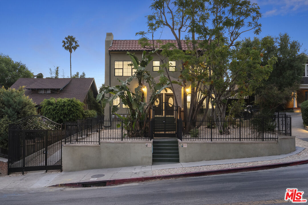 1305 Lucile Ave Unit: 2