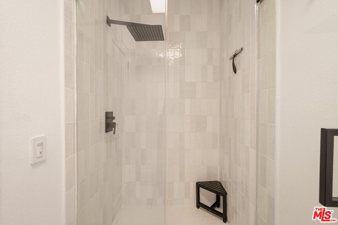 4600 Glencoe Ave Unit: 2