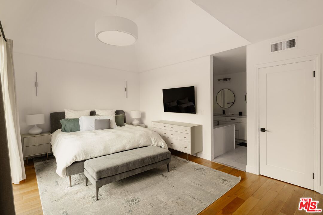4600 Glencoe Ave Unit: 2