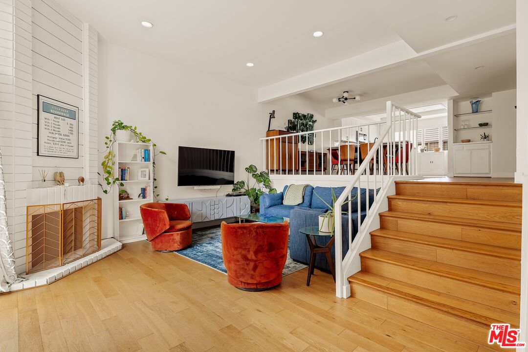 4600 Glencoe Ave Unit: 2