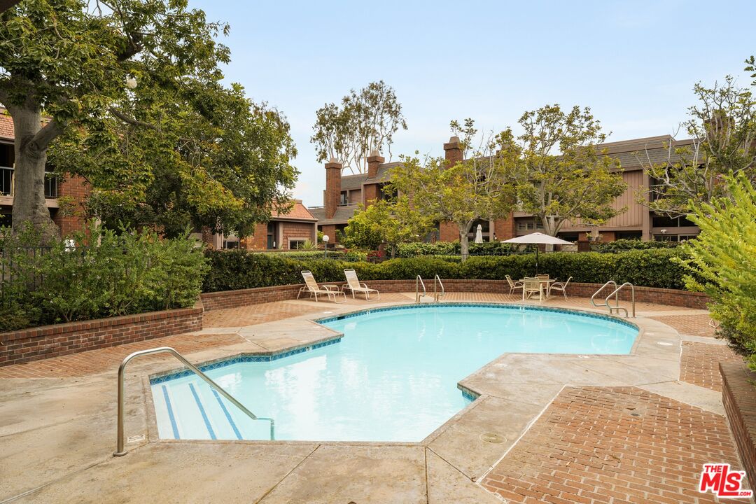 4600 Glencoe Ave Unit: 2