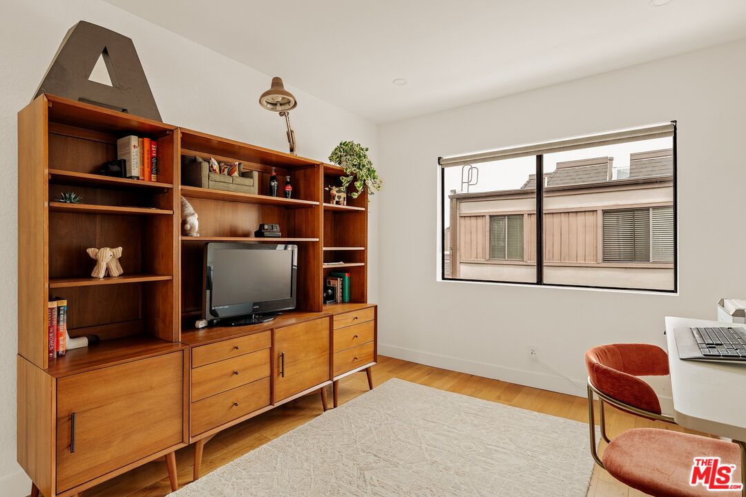 4600 Glencoe Ave Unit: 2
