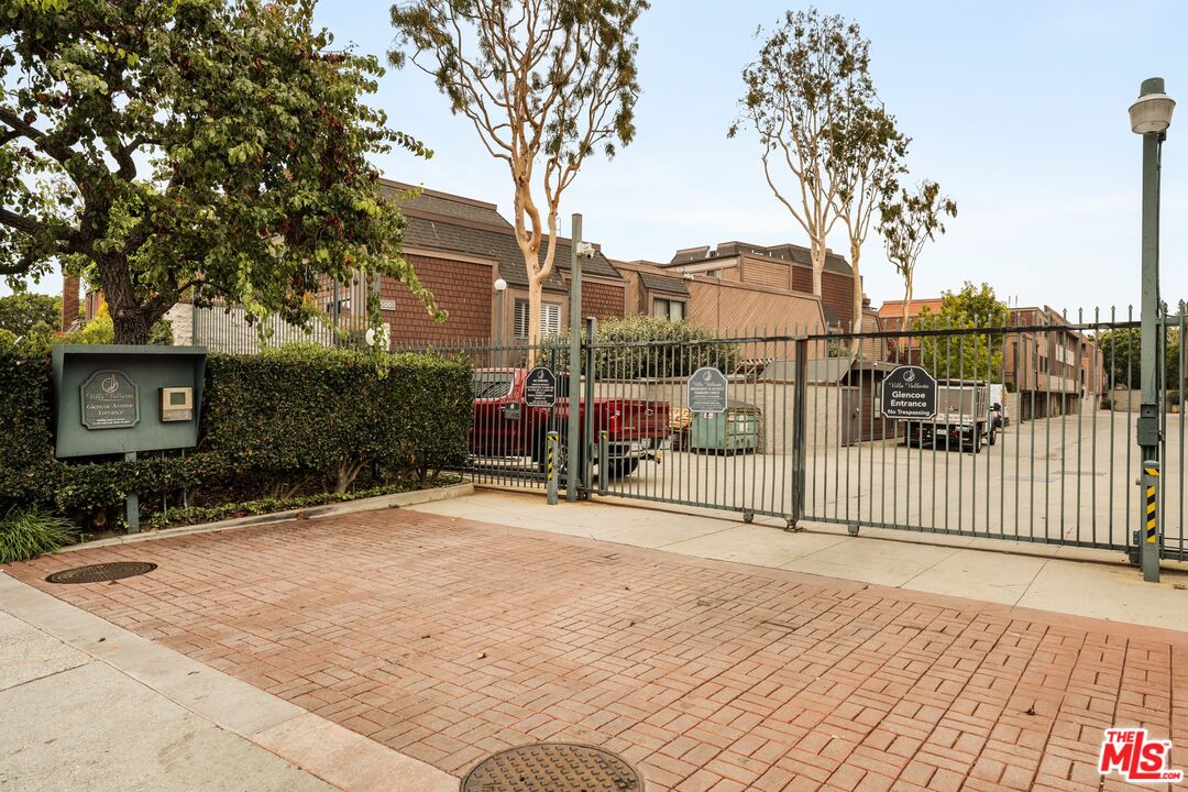 4600 Glencoe Ave Unit: 2