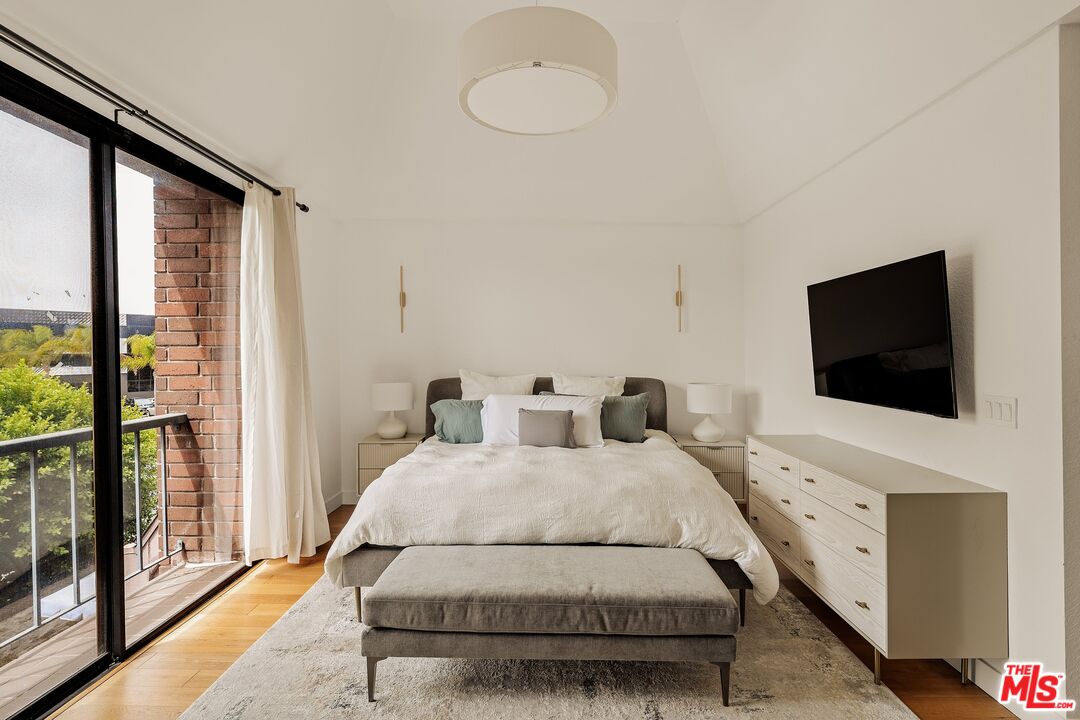 4600 Glencoe Ave Unit: 2