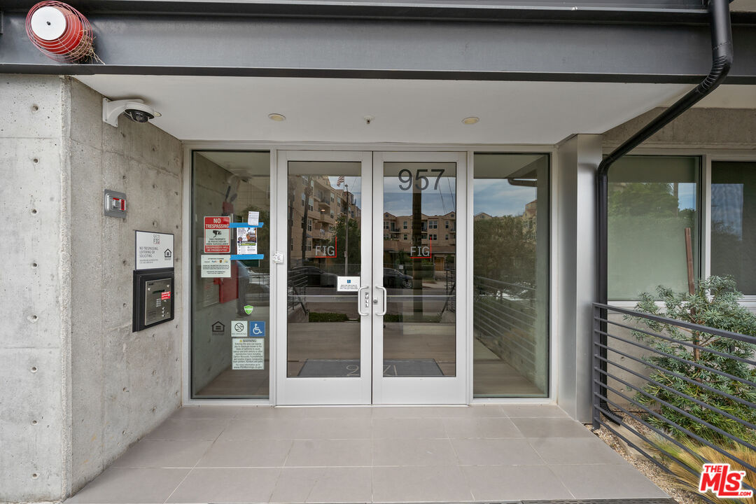 957 Figueroa Ter Unit: 307