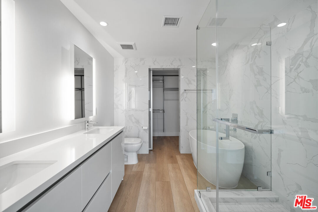 957 Figueroa Ter Unit: 307