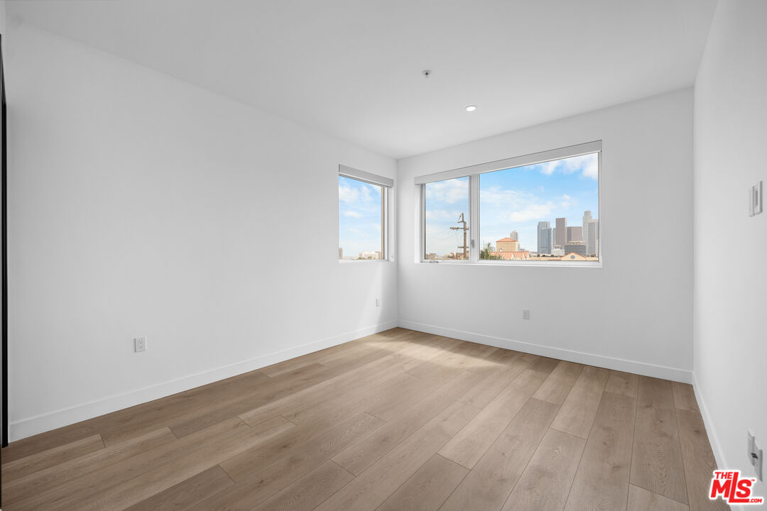 957 Figueroa Ter Unit: 307