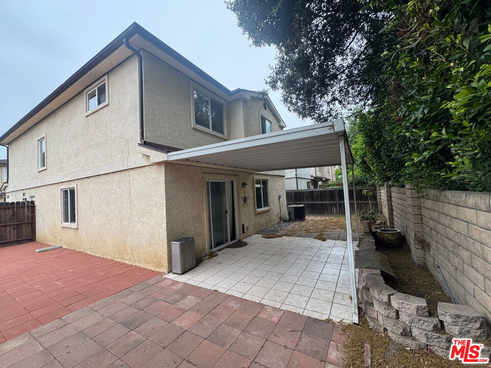 9155 Cedros Ave Unit: 1