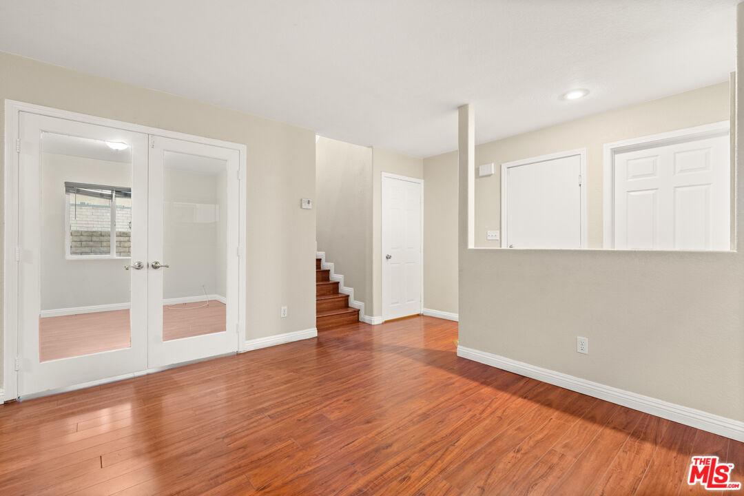 9155 Cedros Ave Unit: 1