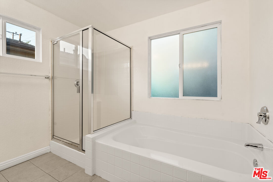 9155 Cedros Ave Unit: 1