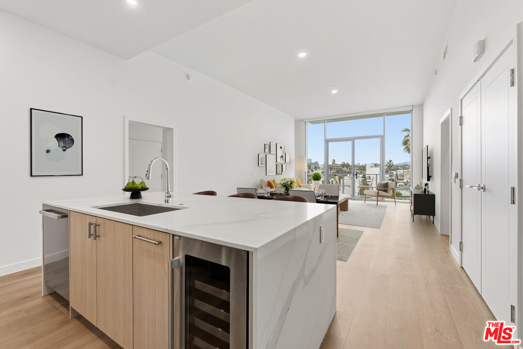 8500 Burton Way Unit: 519