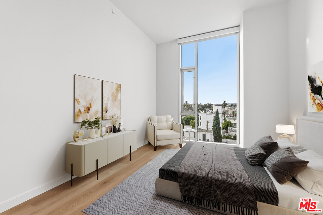 8500 Burton Way Unit: 519
