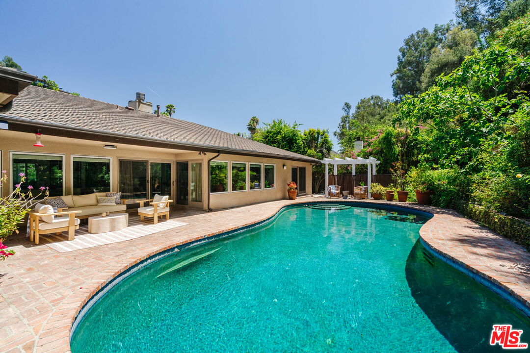 1355 Shadybrook Dr